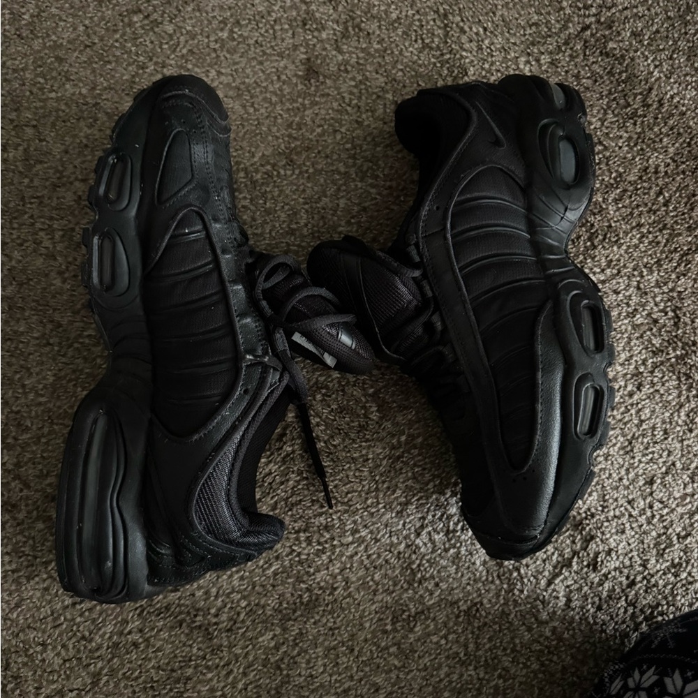Nike Men's Black Sneakers